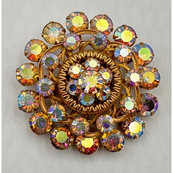 Vintage Gold Tone Metal & Aurora Borealis Rhinestone Brooch Pin Iridescent - Picture 1 of 6